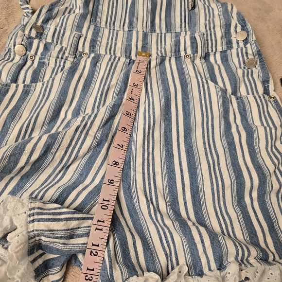 Squeeze Jeans Overall Shorts Denim Blue y2k Eyelace Ruffle Trim Whimsy Cottage L - Picture 14 of 15